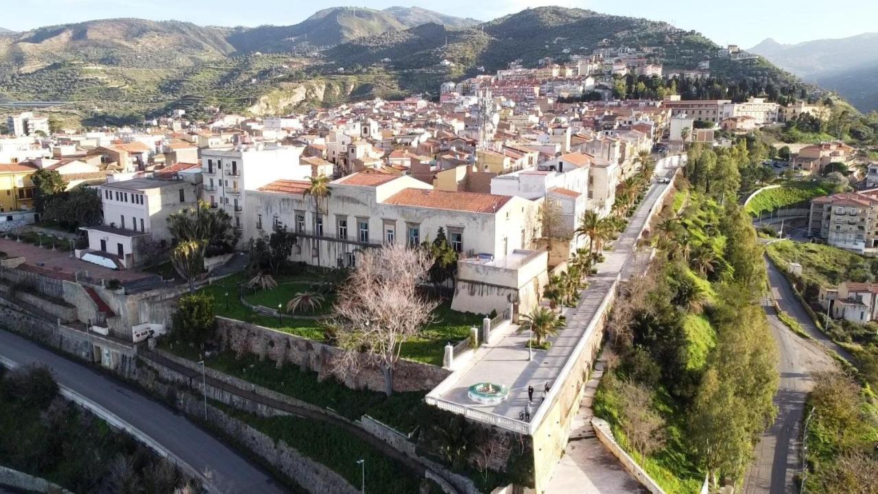 The Palace B&B And Apartments Santo Stefano di Camastra Buitenkant foto