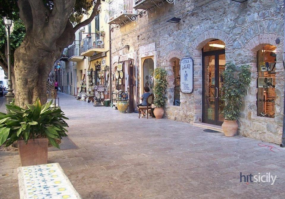 The Palace B&B And Apartments Santo Stefano di Camastra Buitenkant foto
