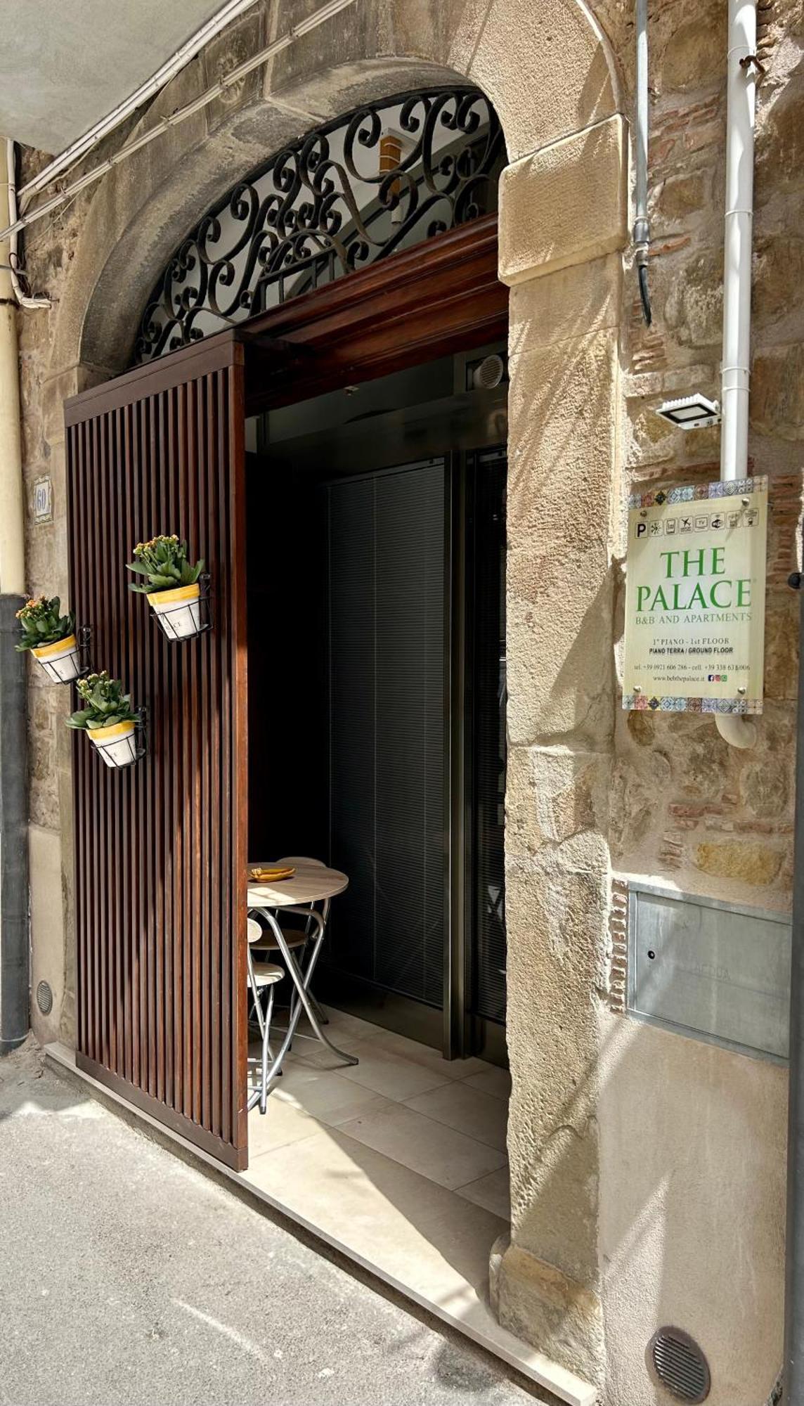 The Palace B&B And Apartments Santo Stefano di Camastra Buitenkant foto